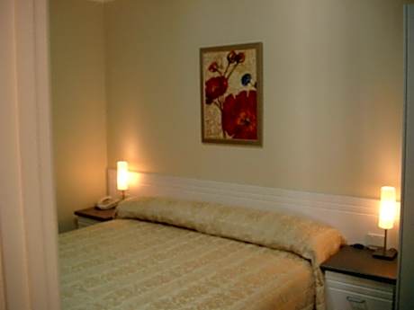 Deluxe Two-Bedroom Apartment