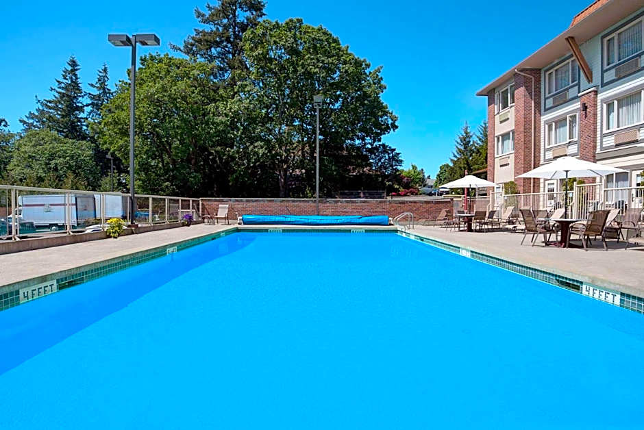 Holiday Inn Victoria - Elk Lake by IHG