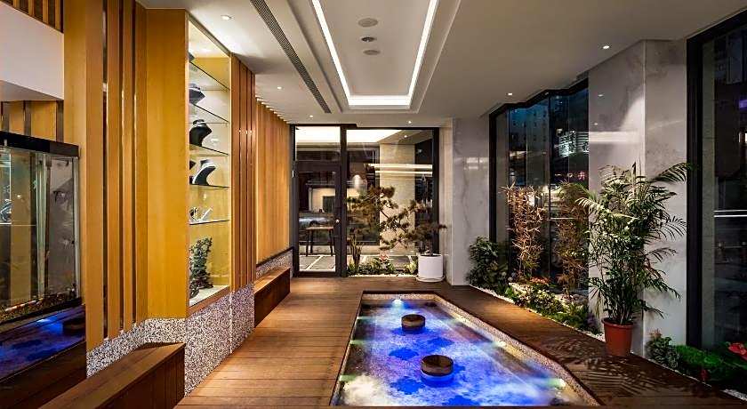 Gamalan FL Spring Hotel