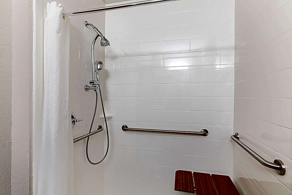 Quality Suites