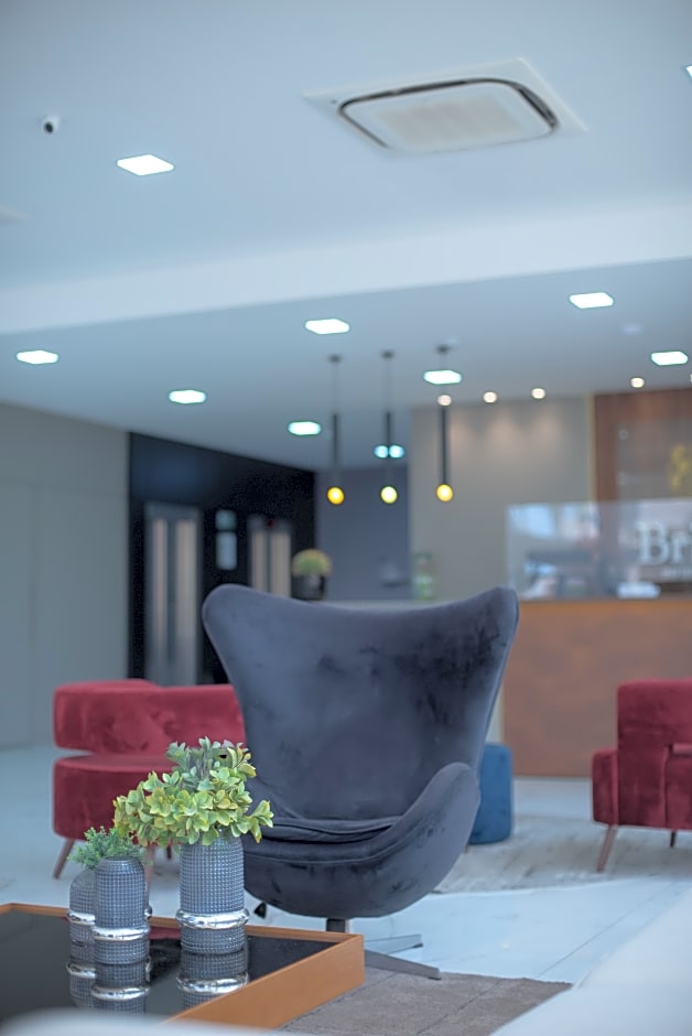 Bristol Infinity Hotel