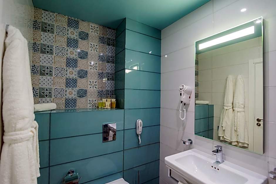 HVD Nympha Hotel - All Inclusive, Private Beach & Free Parking - Adults Only