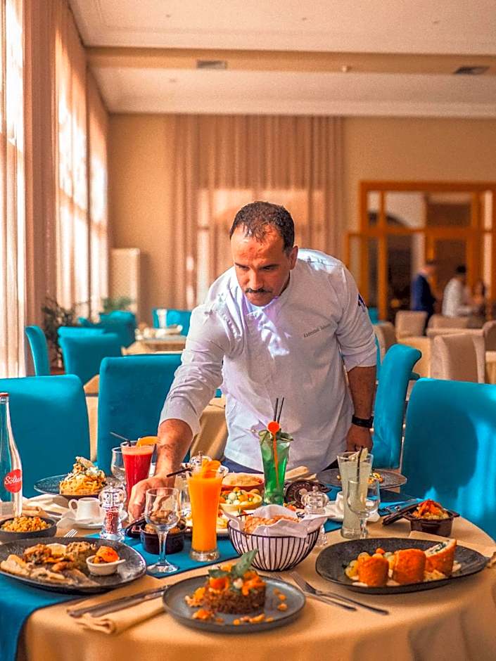 GRAND MOGADOR MENARA