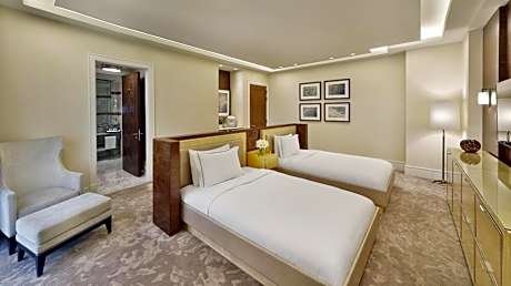 Royal Suite with Partial Kaaba View