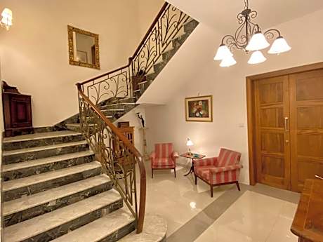 Double or Twin Room with Shared Bathroom