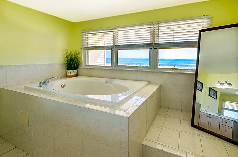 Drifting Sands Oceanfront Hotel