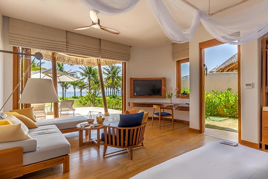 Photo 1 of 7 of Pool Villa 1 Bedroom 1 King Bed, Beachfront