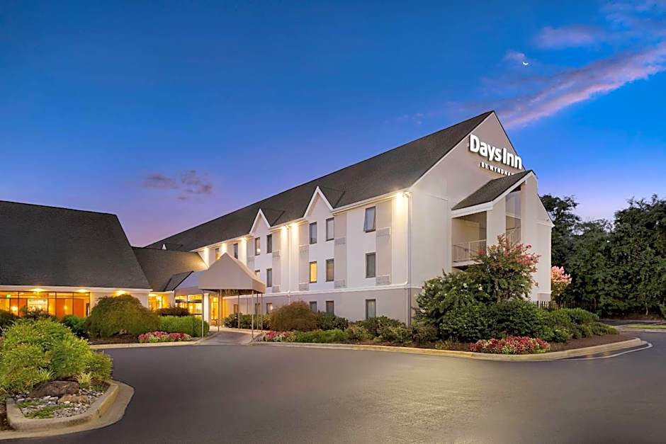 Days Inn by Wyndham Lanham Washington DC