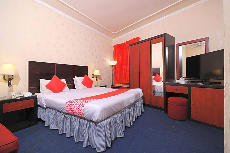 OYO 112 Semiramis Hotel