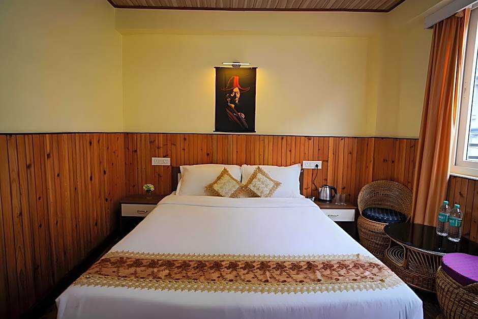 Hotel Hill Queen