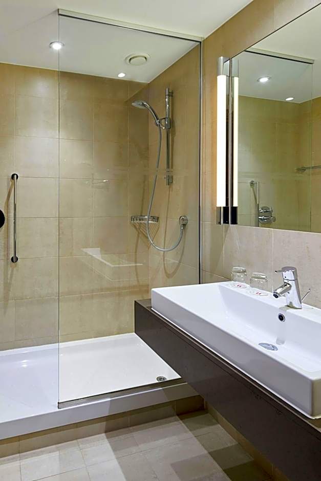 Lingfield Park Marriott Hotel & Country Club