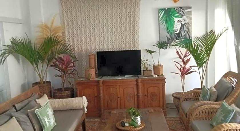 Bali Court Hotel & Apartment