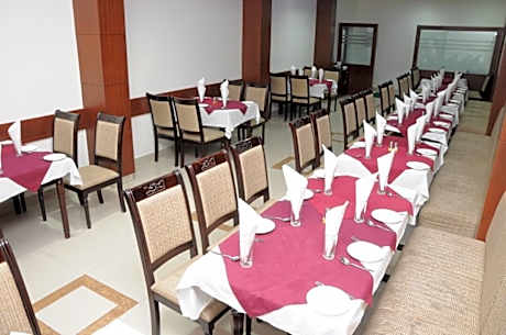 Hotel Sarovar