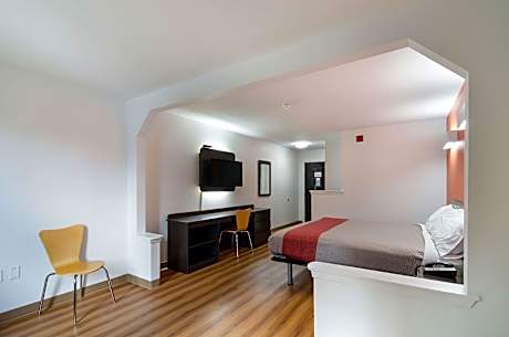 1 King Bed | Mobility Accessible Tub, Nsmk