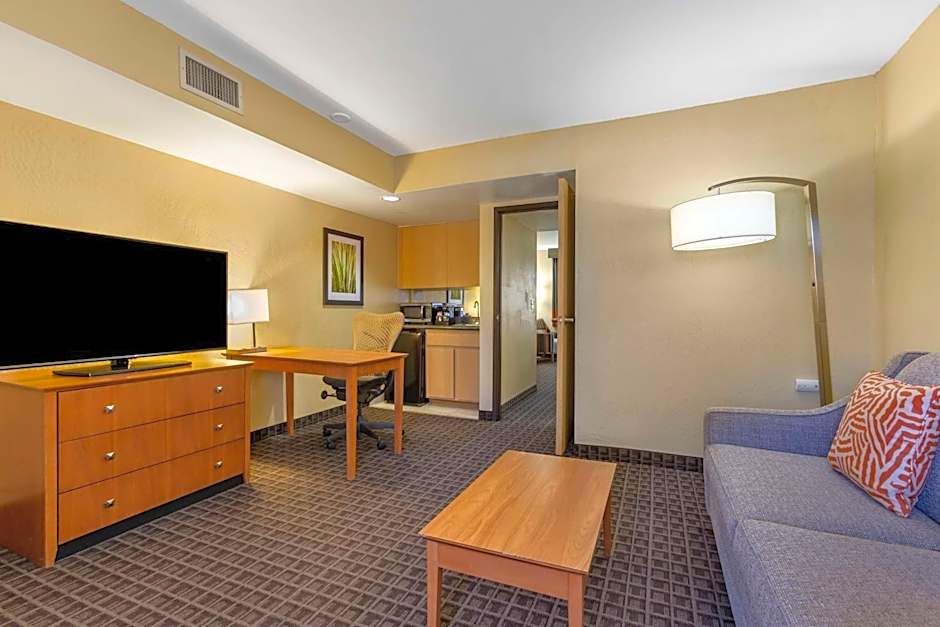 Best Western Plus Scottsdale Thunderbird Suites