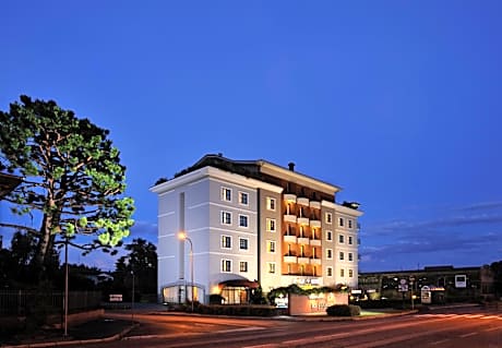 Poli Hotel