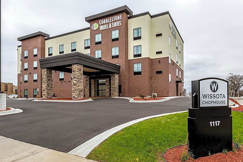 Cobblestone Hotel & Suites - Stevens Point