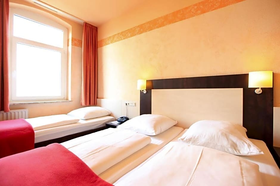 Adesso Hotel Kassel -pay at property on arrival- Ihr Automatenhotel in Kassel