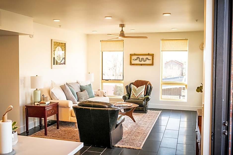 Shorehouse Hotel