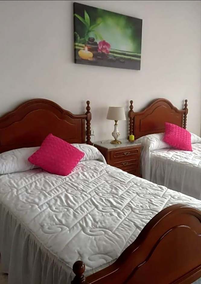 Foto 1 de 6 de Quadruple Room with Private Bathroom