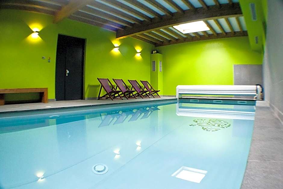 Gite Roche Des Ducs avec Piscine toute l'année, Spa, Sauna, Hammam