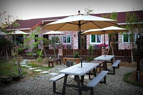 jeonju acimjeongweongeseuteuhauseu