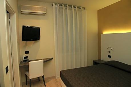Double or Twin Room with Bathroom