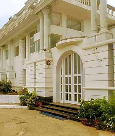 Saanaira Resort & Spa