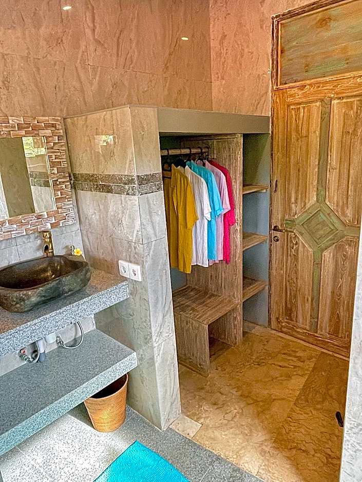 Ocean Suite By A&J - Exceptional Beachfront Apartment - Candidasa