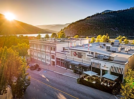 Best Western Plus Baker Street Inn