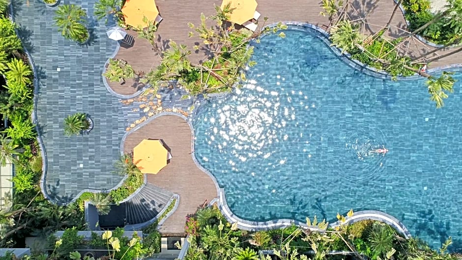 FOREST IN THE SKY - FLAMINGO DAI LAI