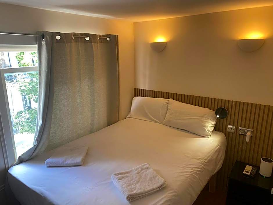 Exhibition Court Hotel 4