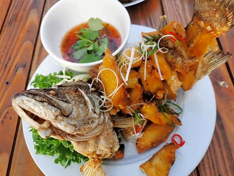 Nangkam Boutique Donsak