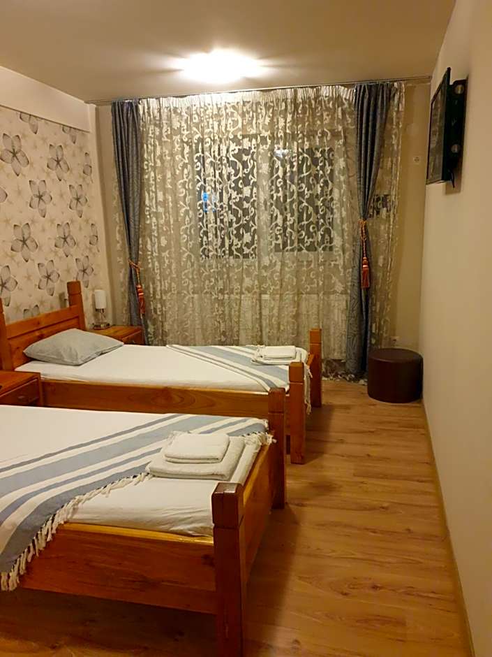 Foto 1 daripada 2 — Family Suite