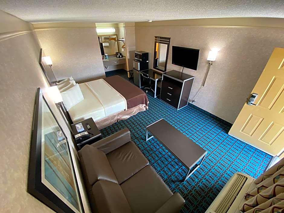 Deluxe Inn - Fayetteville I-95