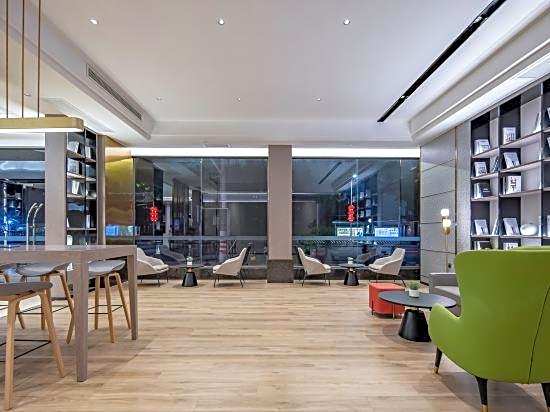 Borrman Hotel Hezhou Municipal Plaza