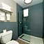 Hollywood Palms Inns & Suites