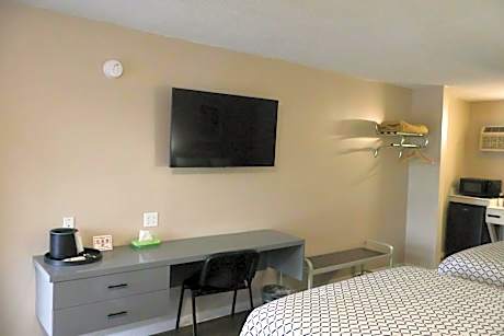 Queen Room- 2 Queen beds