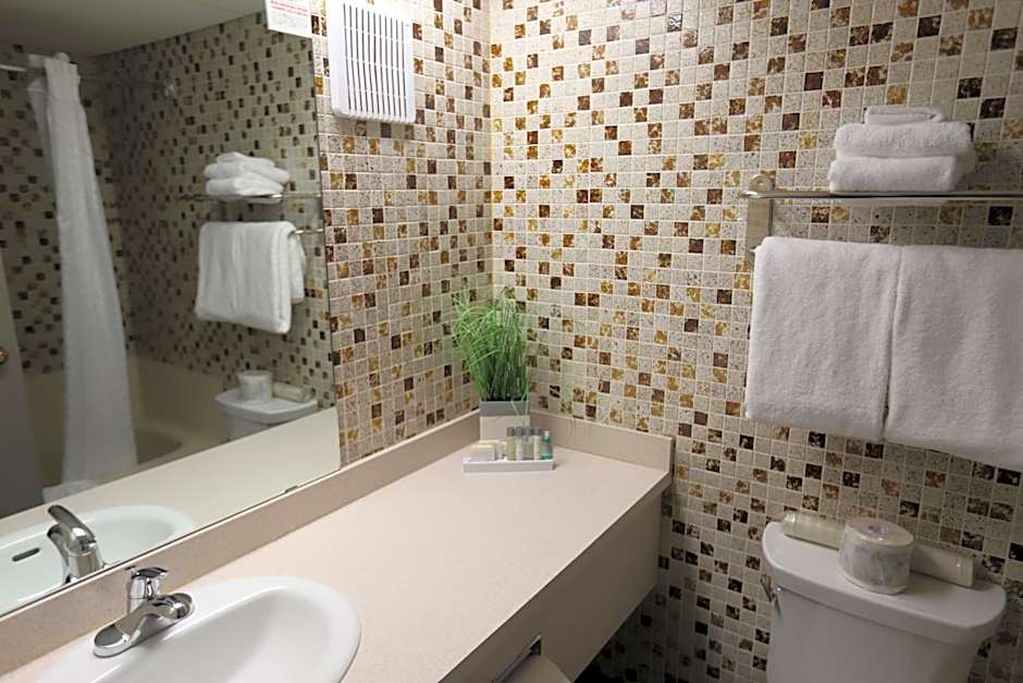 Travelodge by Wyndham Grande Prairie