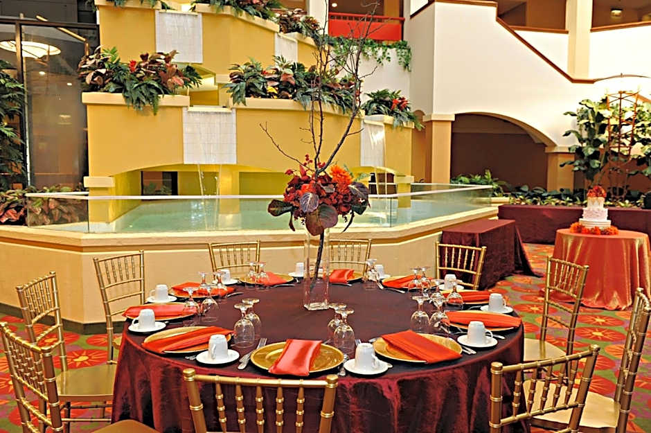 Holiday Inn & Suites Springfield-I-44 By IHG