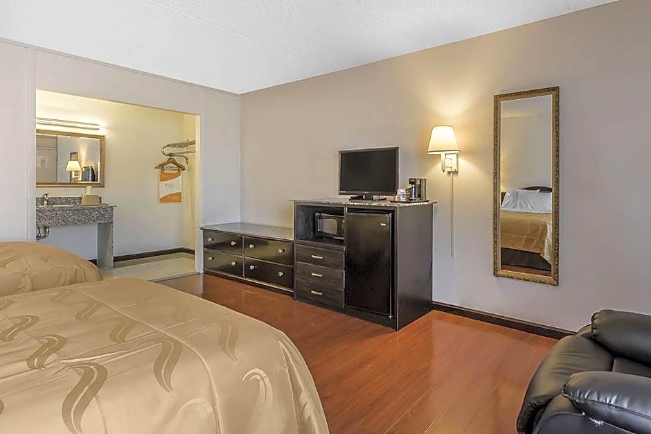Quality Inn Dickson