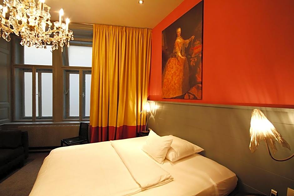 Saint SHERMIN bed breakfast & champagne