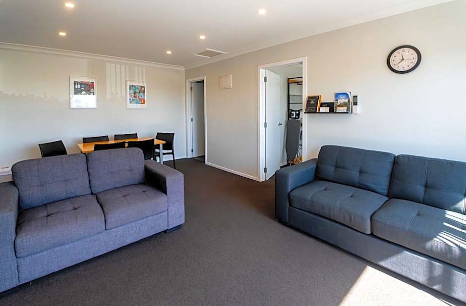 Aura Accommodation