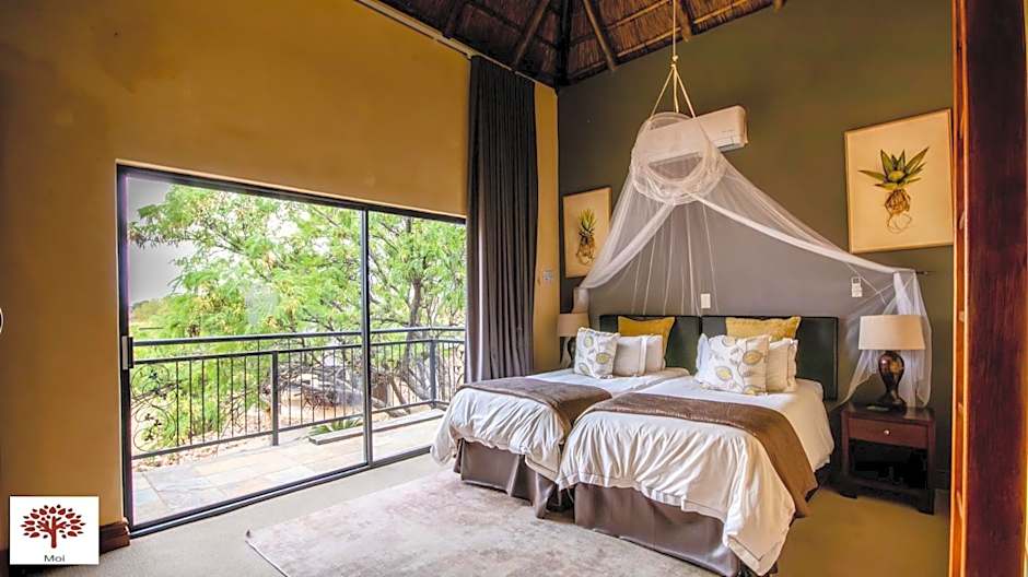 Zebula Golf and Wildlife Estate - The Milky Way Pax 12 - Moi Signature Luxury villa