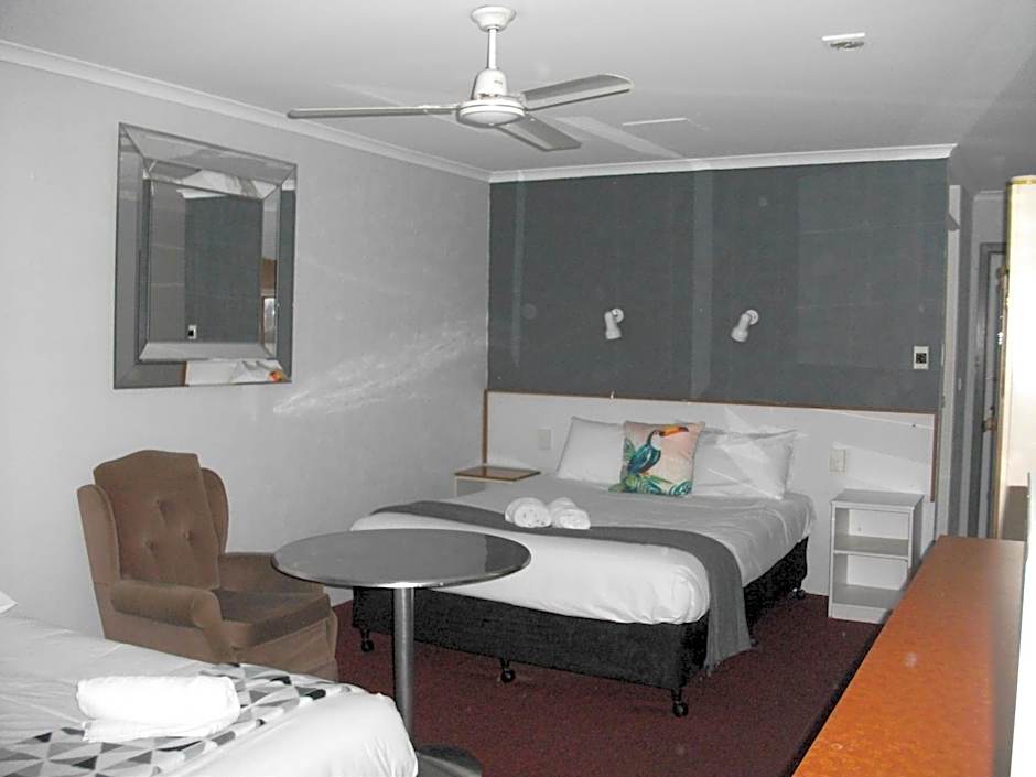 Beerwah Glasshouse Motel