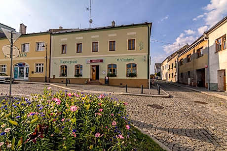 Penzion a restaurace U Vladaře
