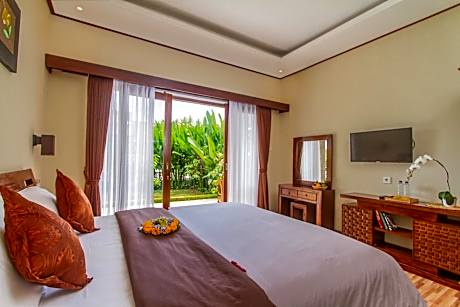 Suite with Garden View