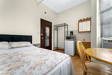 Single Room with Shared Shower and Toilet