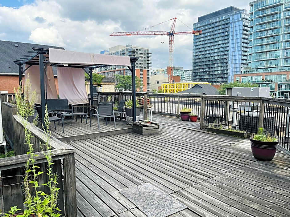 Saint Lawrence Residences and Suites