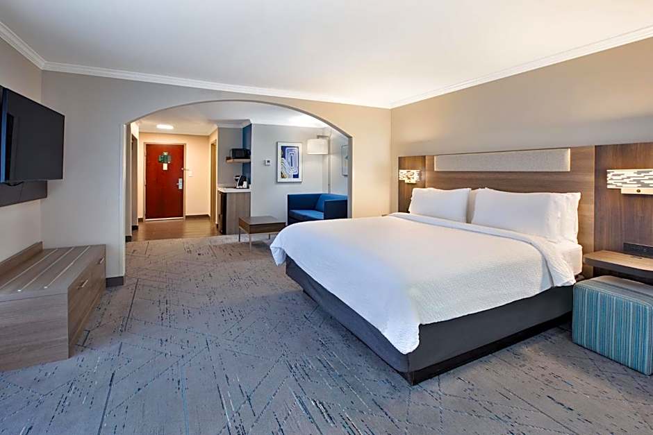 Holiday Inn Express Hotel & Suites - Sumter By IHG